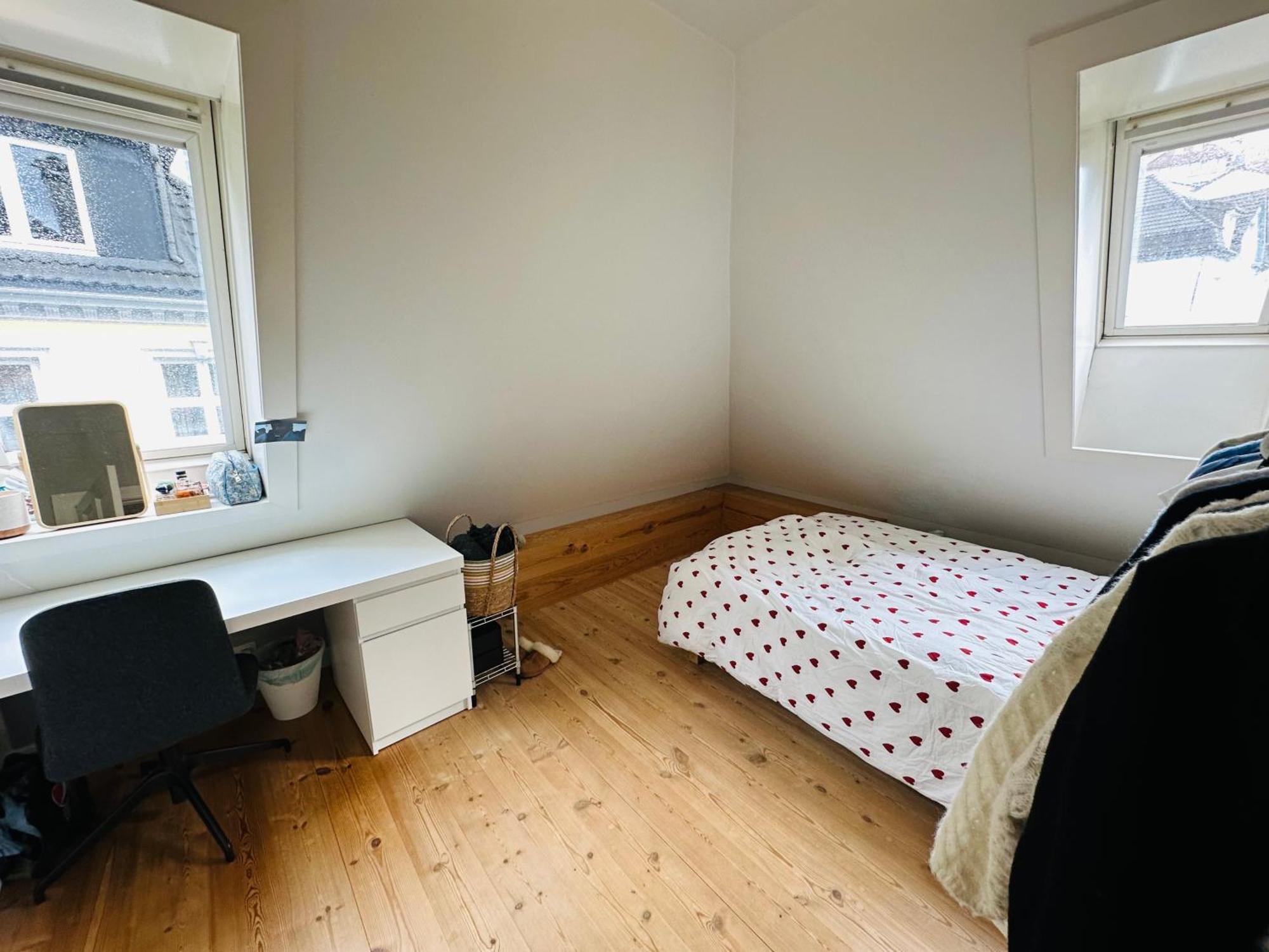 Sjarmerende Bolig Like Ved Togstasjonen Apartment Берген Екстериор снимка