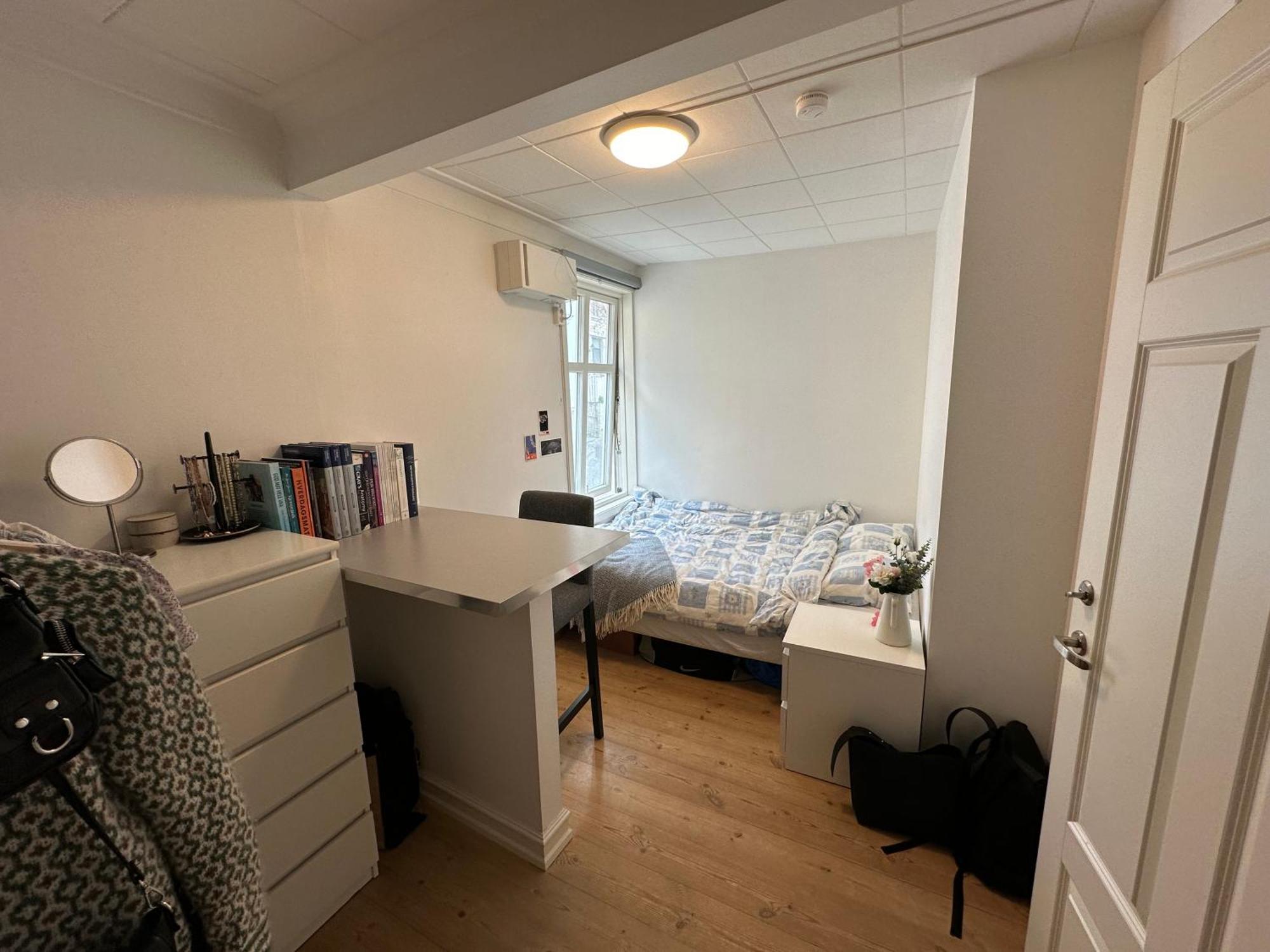 Sjarmerende Bolig Like Ved Togstasjonen Apartment Берген Екстериор снимка