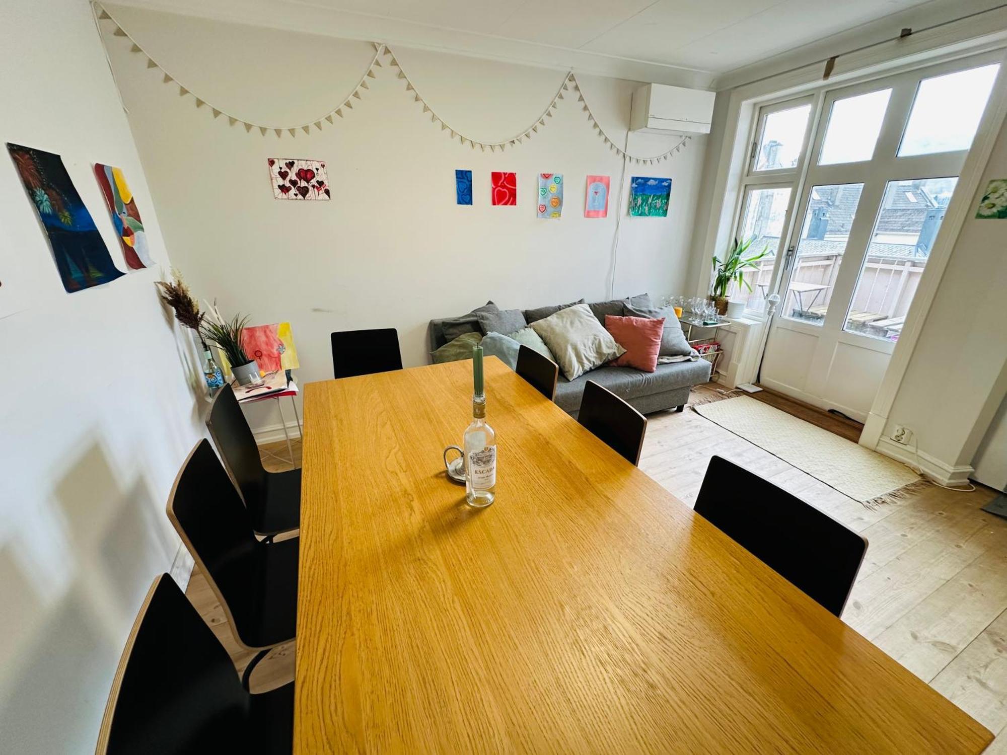 Sjarmerende Bolig Like Ved Togstasjonen Apartment Берген Екстериор снимка