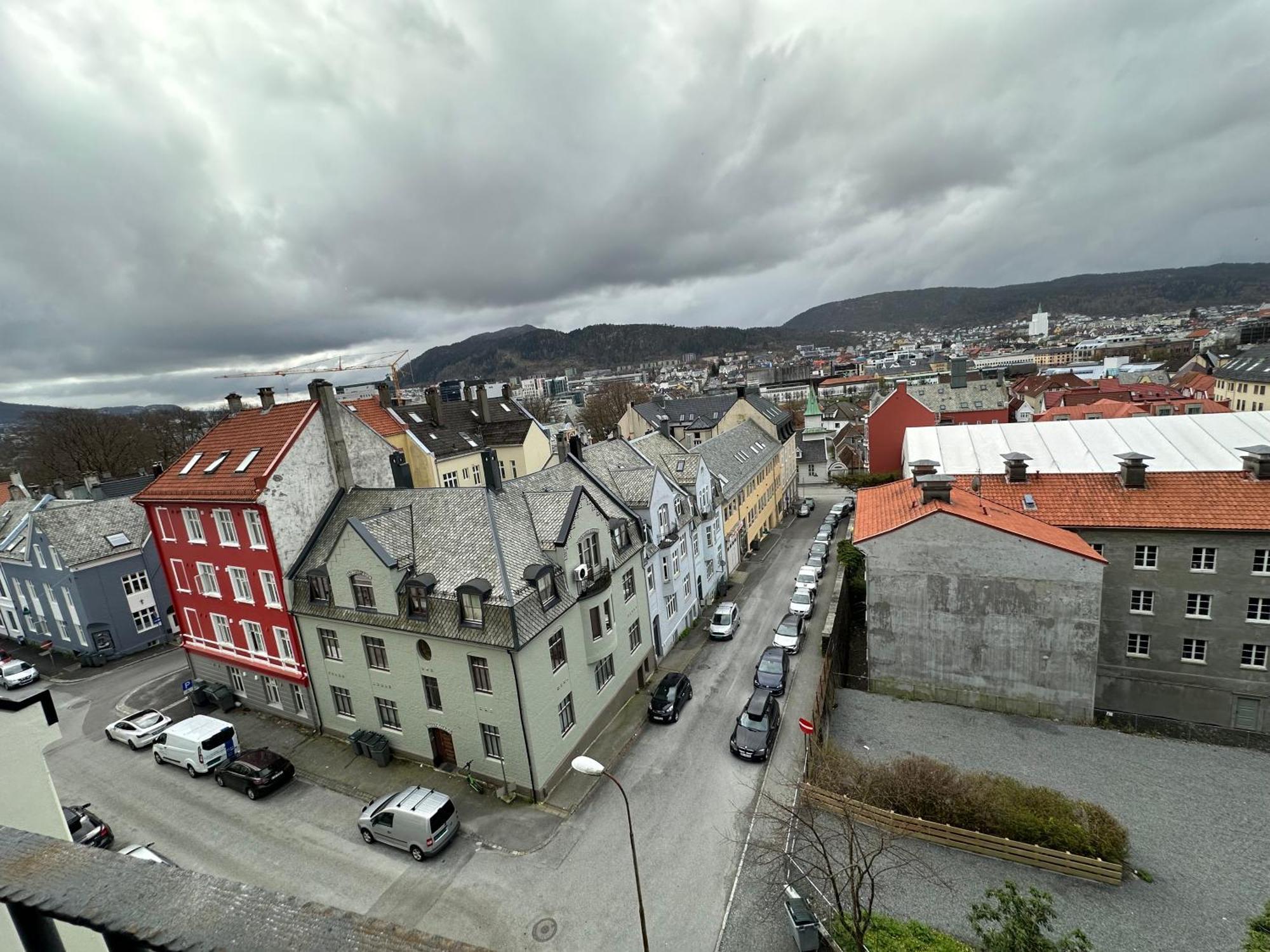 Sjarmerende Bolig Like Ved Togstasjonen Apartment Берген Екстериор снимка